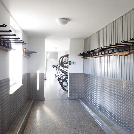 Appartement Sunshine Pool Sauna Terrasse Wifi