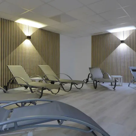 Apartment Sunshine Pool Sauna Terrasse Wifi *